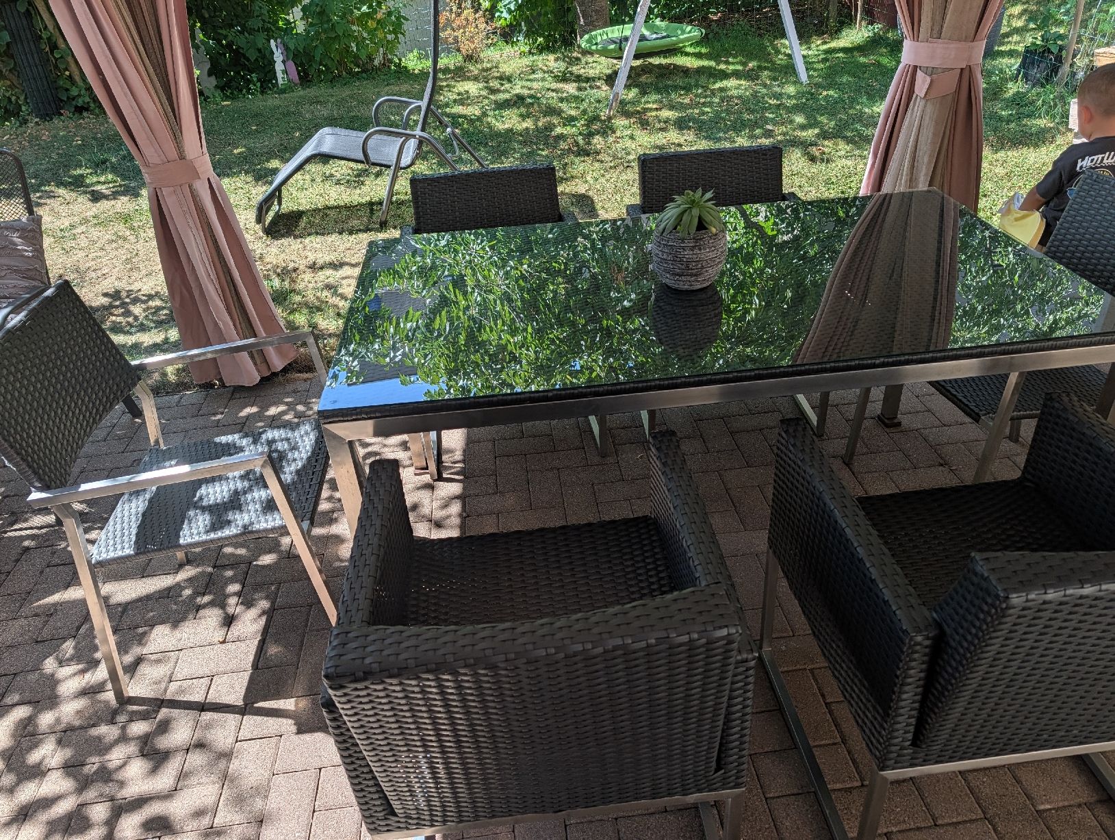 Set di tavolo e panche: Gartentisch mit 6 Stühlen Metallglasgeflecht gebraucht – Usato da Pfeffingen venduto da Monte86 4