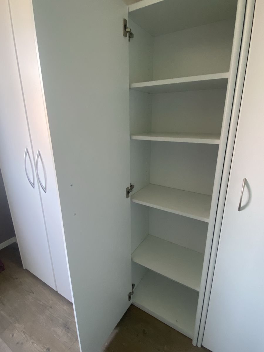 Armadi: Eintüriger Kleiderschrank weiss – Usato da Heimberg venduto da Petitbeurre 1