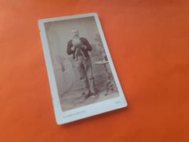 SCHWIIZER MAA DAZUMAL -un AGé avec BALLON -du SPORT ? -LOCLE