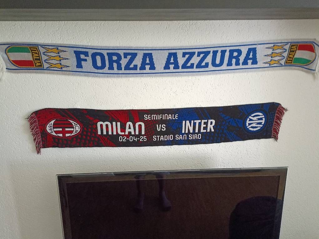 Foulard & Sciarpe: Fanschal Italien, AC und Inter Mailand – Usato da Widnau venduto da stch79