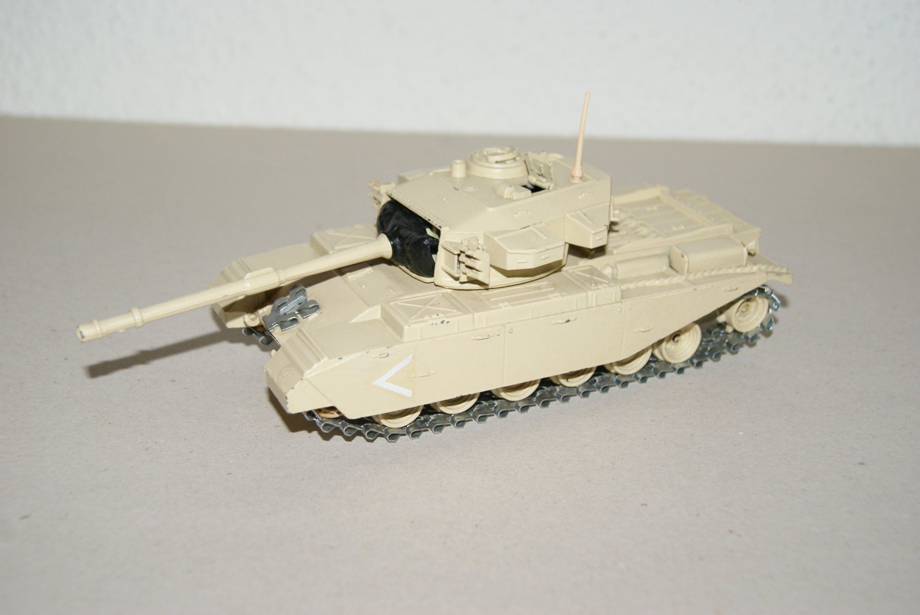 Polistil Modellbausätze & Standmodelle: Polistil Centurion Mk 5 Panzermodell 1:50 – Gebraucht aus Zürich von Widi1