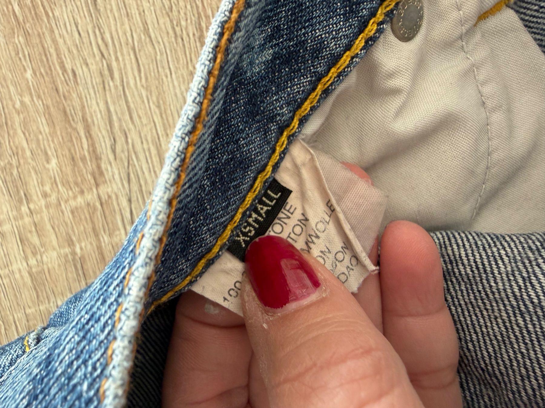 Vestiti & Gonne: MINIROCK von GUESS XS – Usato da Allschwil venduto da Naike06 2