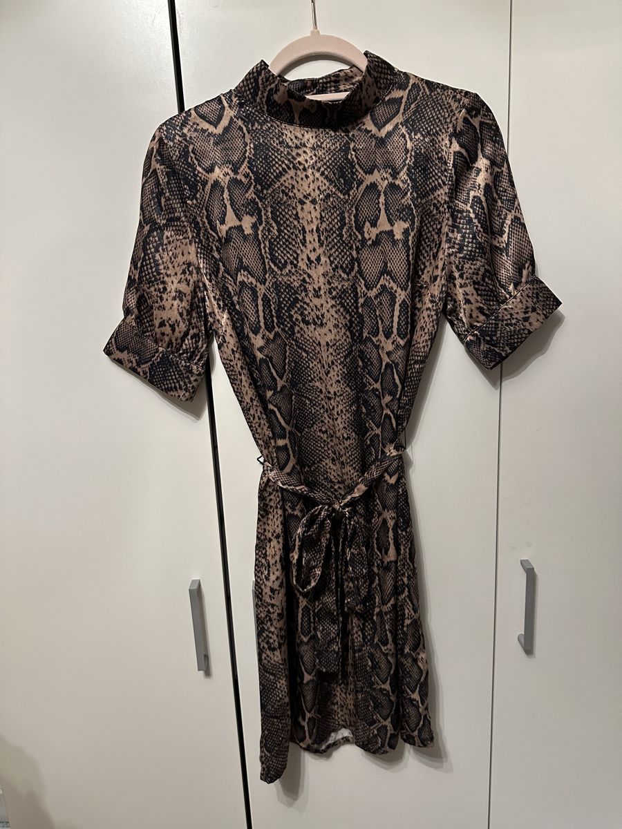 Vestiti: Kleid mit Schlangenmuster, Grösse S – Usato da Wallisellen venduto da preloved.fastfashion