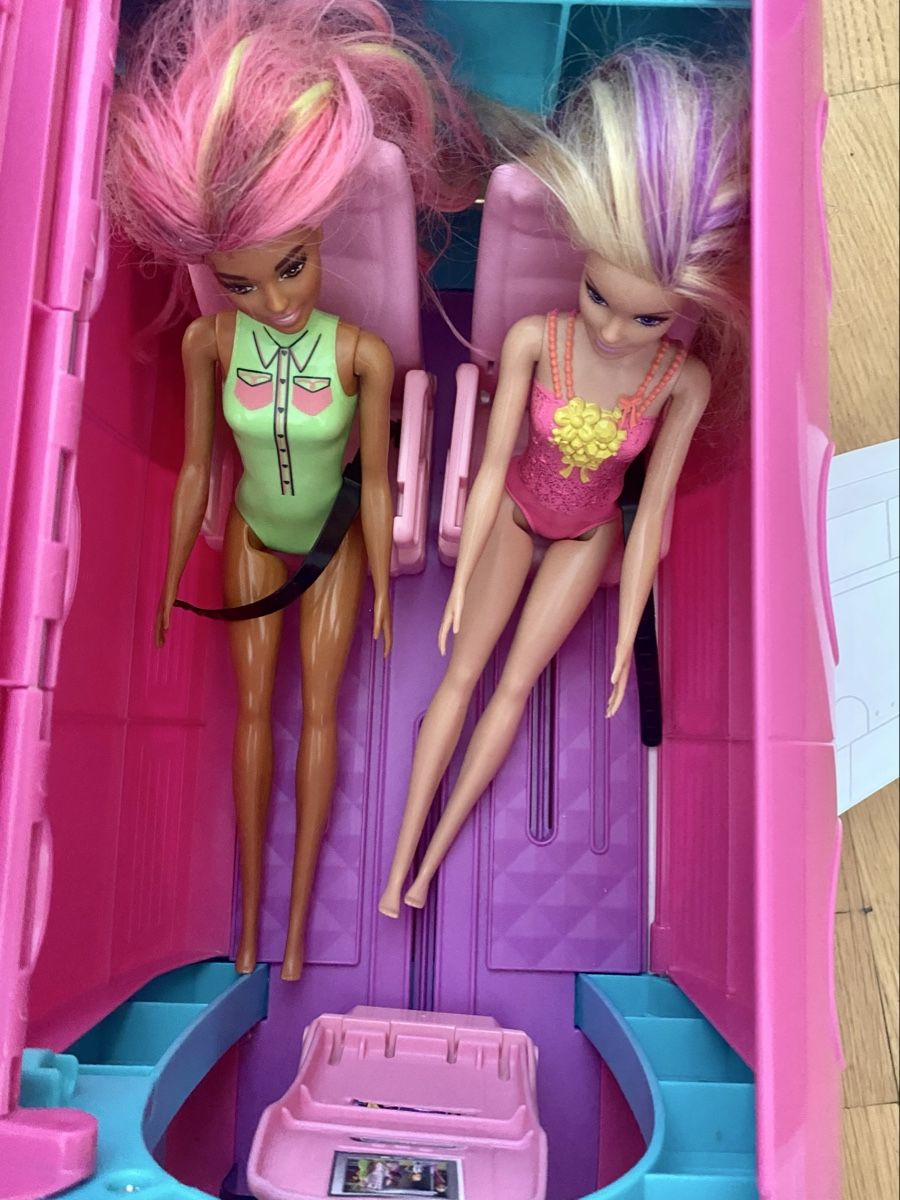 Giocattoli: Avion Barbie rose avec 2 Barbies – Usato da Lausanne venduto da Vracorama 4