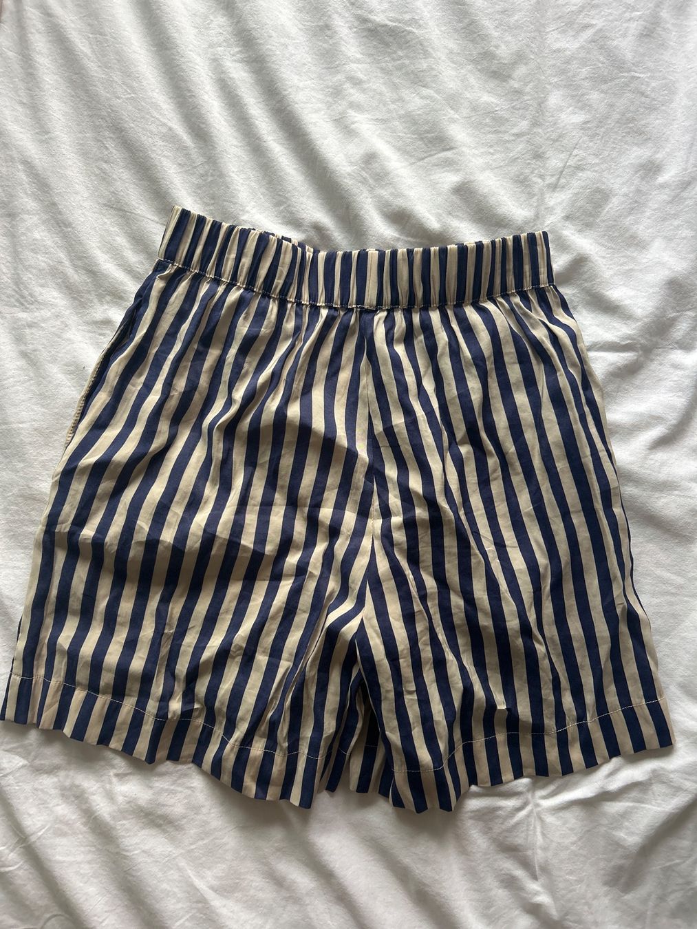 Pantaloni: Shorts dunkelblau-weiss-gestreift MINIMUM – Nuovo (secondo la descrizione) da Lohn-Ammannsegg venduto da norina_3 3