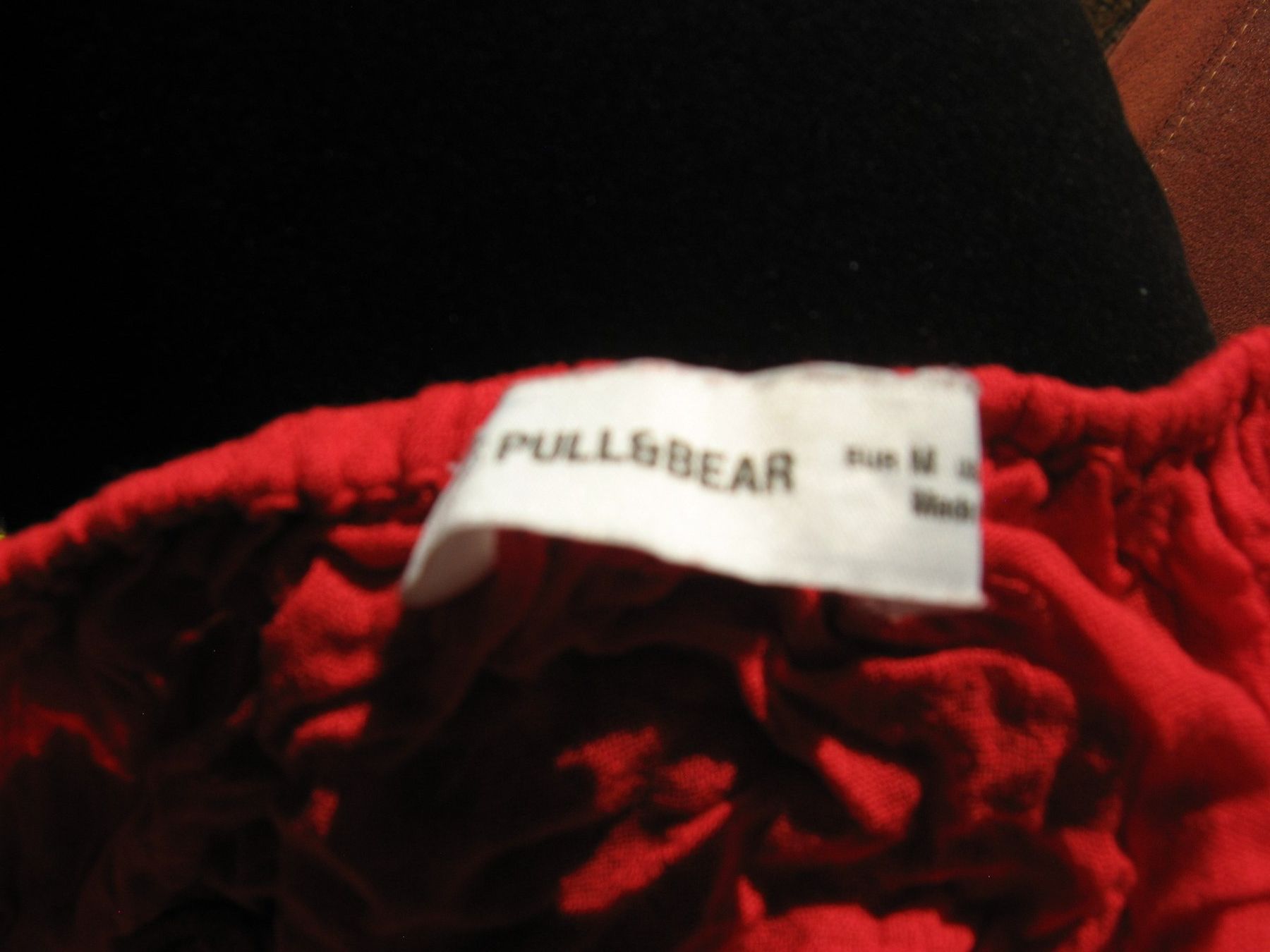Pull&Bear Top: Top rot Pull&Bear Gr. M – Usato da Zürich venduto da apil 7