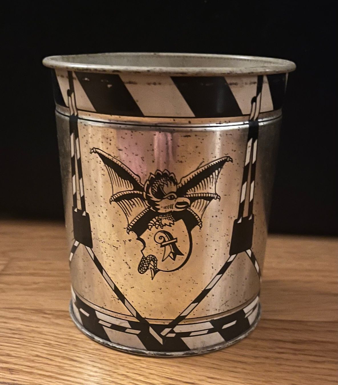 Tutte le decorazioni: Alte Basler Trommeldose mit Basilisk – Usato da Emmenbrücke venduto da Herzog07 5