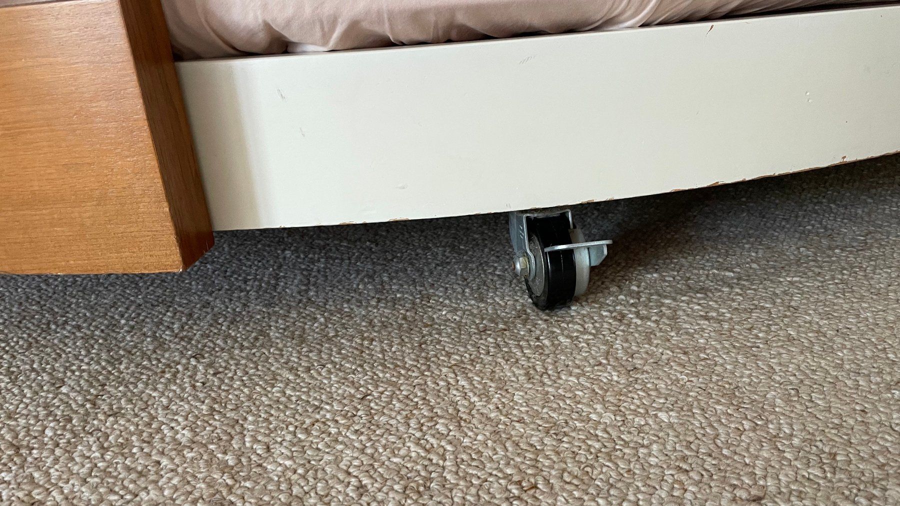 Letti: Rundes Bett mit oder ohne Anbaumöbel mit Nachttischen 210cm – Usato da Zürich venduto da 4claudi 4
