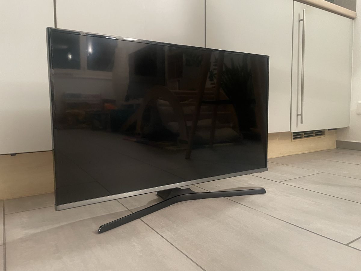 Appareils TV: Samsung LED TV 32" – D'occasion à Chur par Feb13