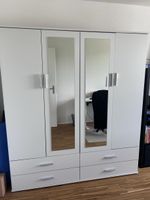 Kleiderschrank