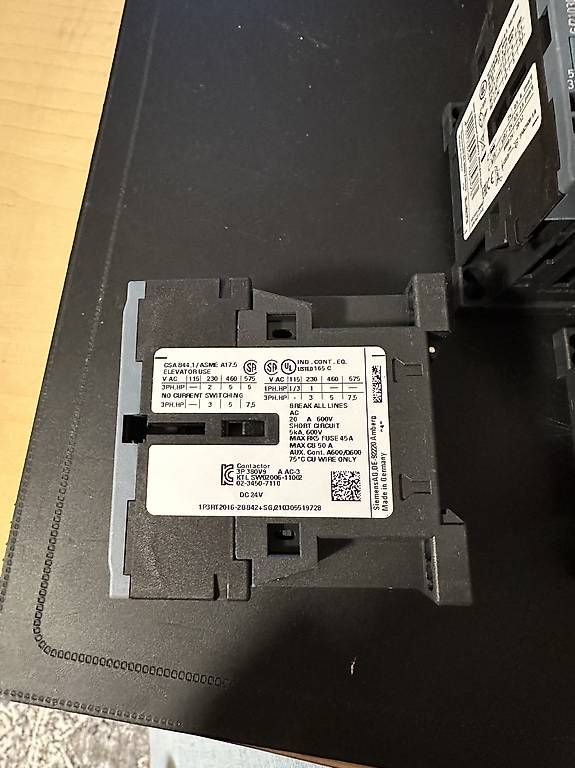 Elektronikbauteile: Siemens Schütz 3 Schliesser 24V  – Gebraucht aus Goldau von and_8tqf 1