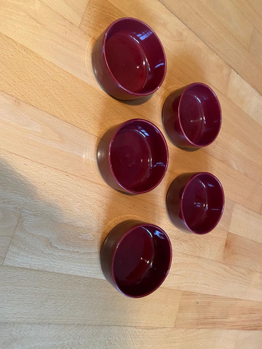 Schalen: weinrote Keramikschälchen – Gebraucht aus Zürich von GillesLeChercheur 2