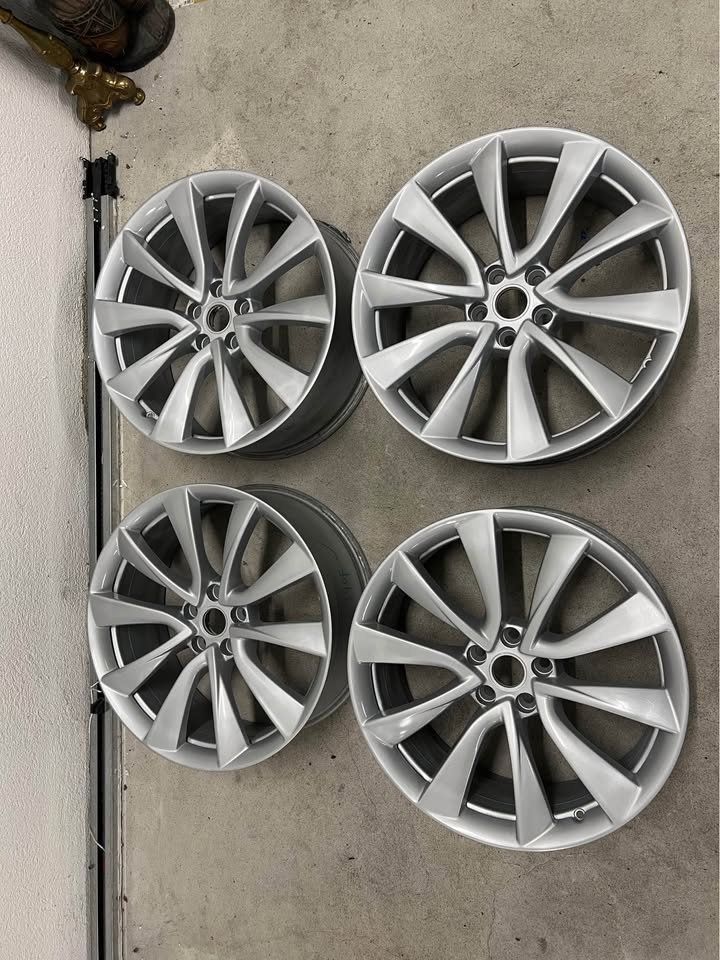 Tesla Cerchioni: Tesla Model 3 Original Performance Felgen 20 Zoll – Usato da Füllinsdorf venduto da fel_d8d2 5