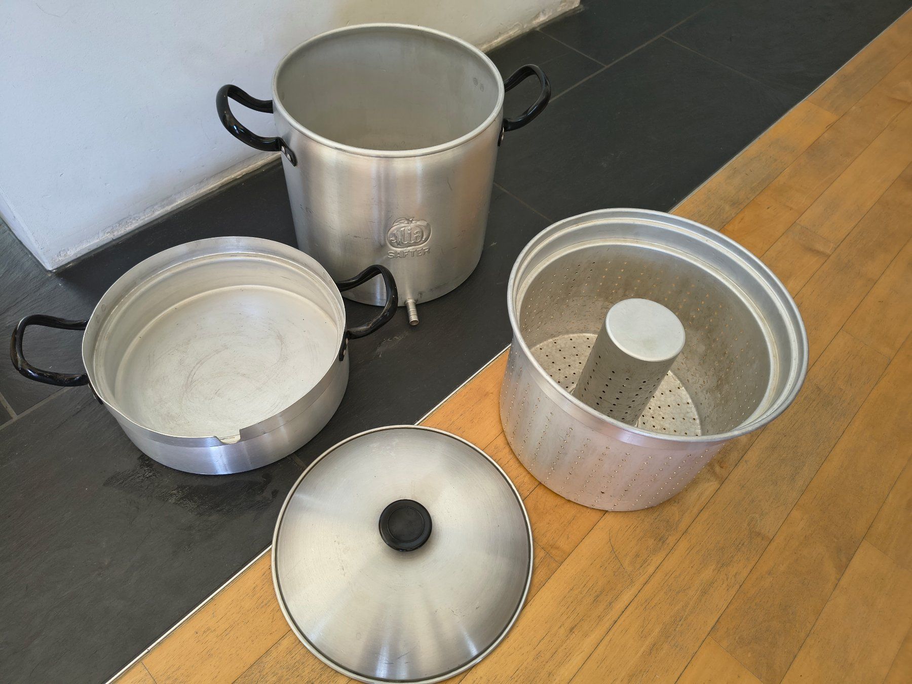 Elettrodomestici da cucina: Vintage Dampfentsafter – Usato da Waedenswil venduto da Jetztodernie 1