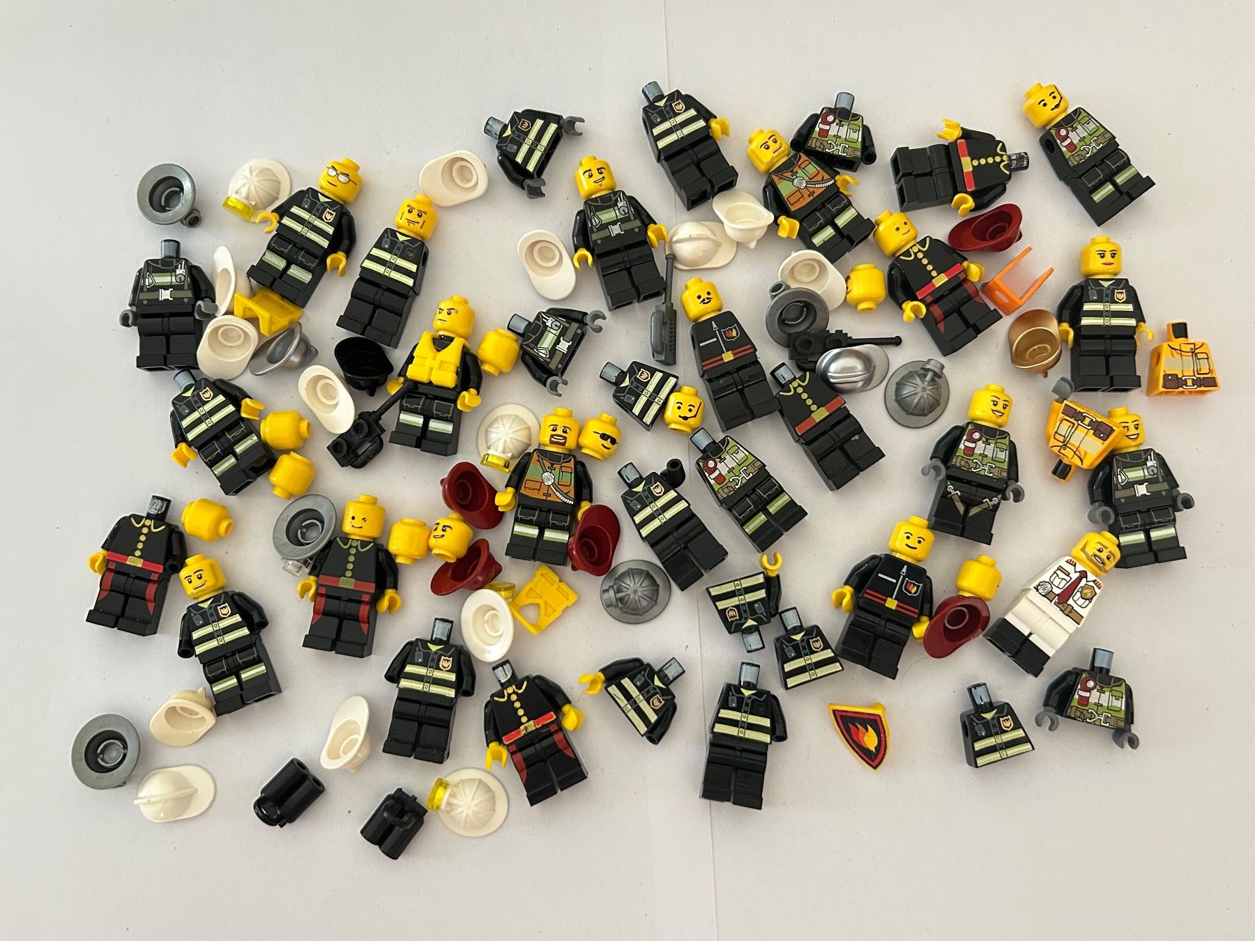 Lego Kit di costruzioni: Lego - lot de figurines City Pompier – Usato da Confignon venduto da kar_7slz