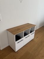 Wäschemöbel mit Abteilen