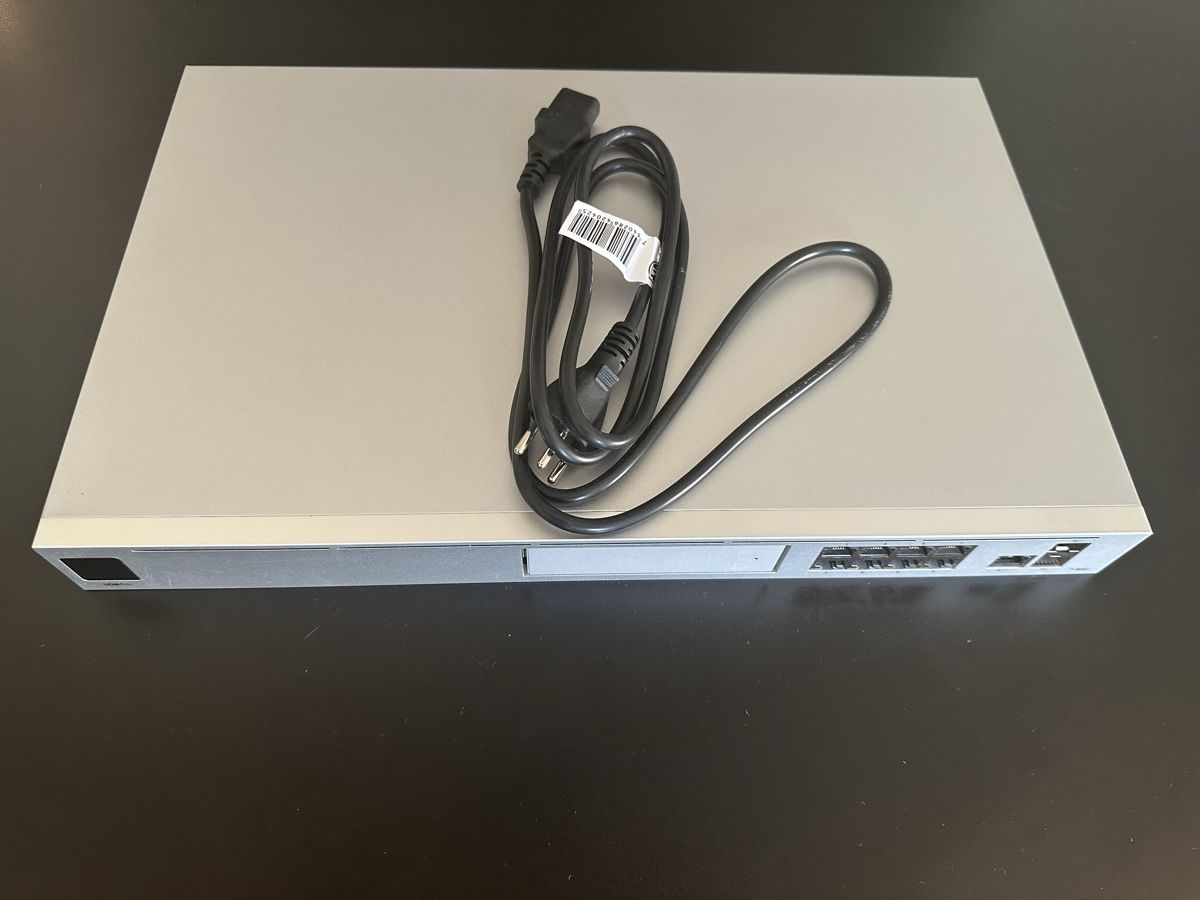 Unifi Modems & Routeurs: Unifi UDM Pro (Cloud Gateway) – D'occasion à Bern par Illimark 5