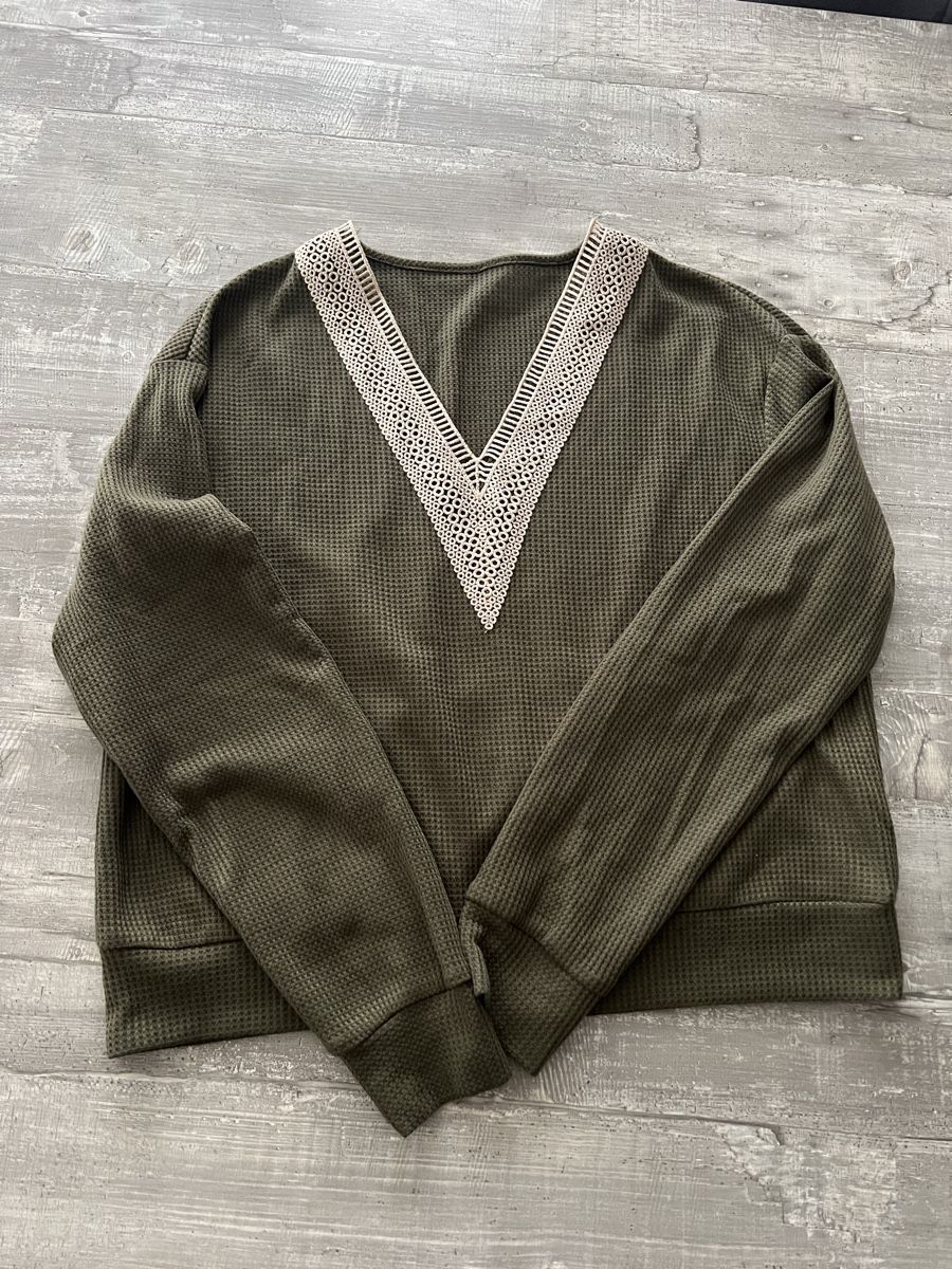 Pullover & Sweatshirts: Pullover Grösse M – Gebraucht aus Niederhelfenschwil von tab_xlc7