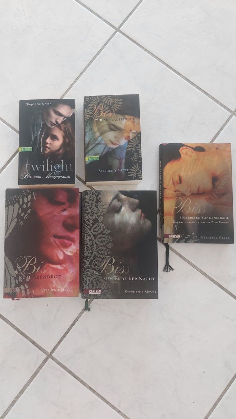 Libri: Twilight Saga Bücher – Usato da Adlikon venduto da NoeliaMina