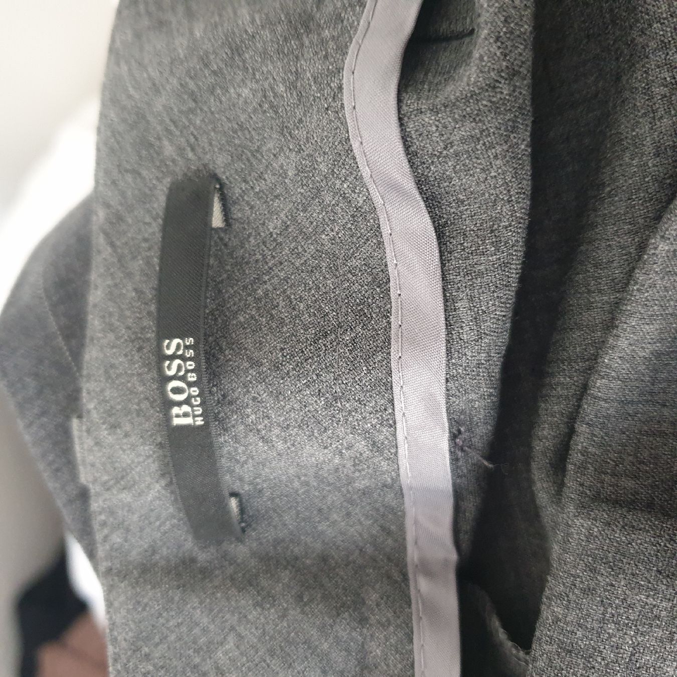 Hugo Boss Pantaloni: Hugo Boss Wollhose Gr. 40 – Nuovo (secondo la descrizione) da Frenkendorf venduto da Moon111 3