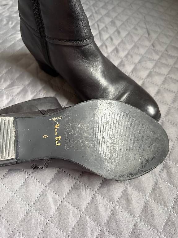Scarpe da donna: Stiefelette schwarz, Gr 39 – Usato da Jonen venduto da Luzella 2