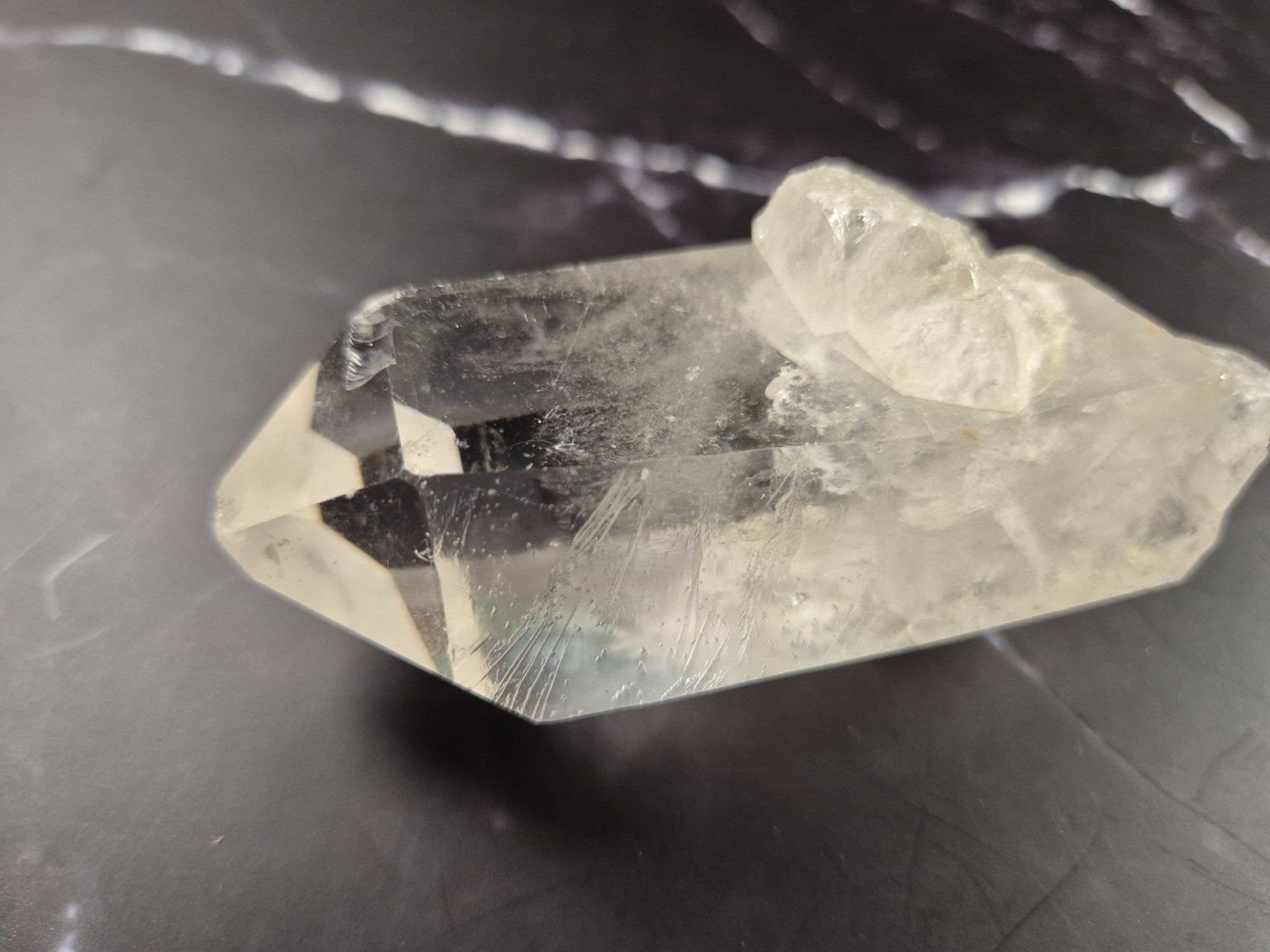 Minerali & Pietre curative: Cristal de quartz naturel biterminé avec cristal secondaire – Usato da Sugnens venduto da Madteus82 2