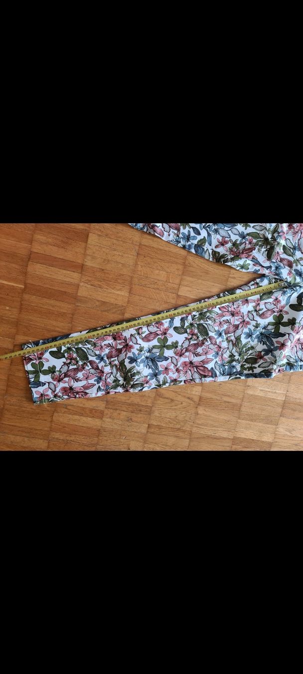 Pantalons: Damen Hose Blumenmuster Grösse 38 neu – Neuf (Voir description) à Emmenbrücke par gatasalvache 1