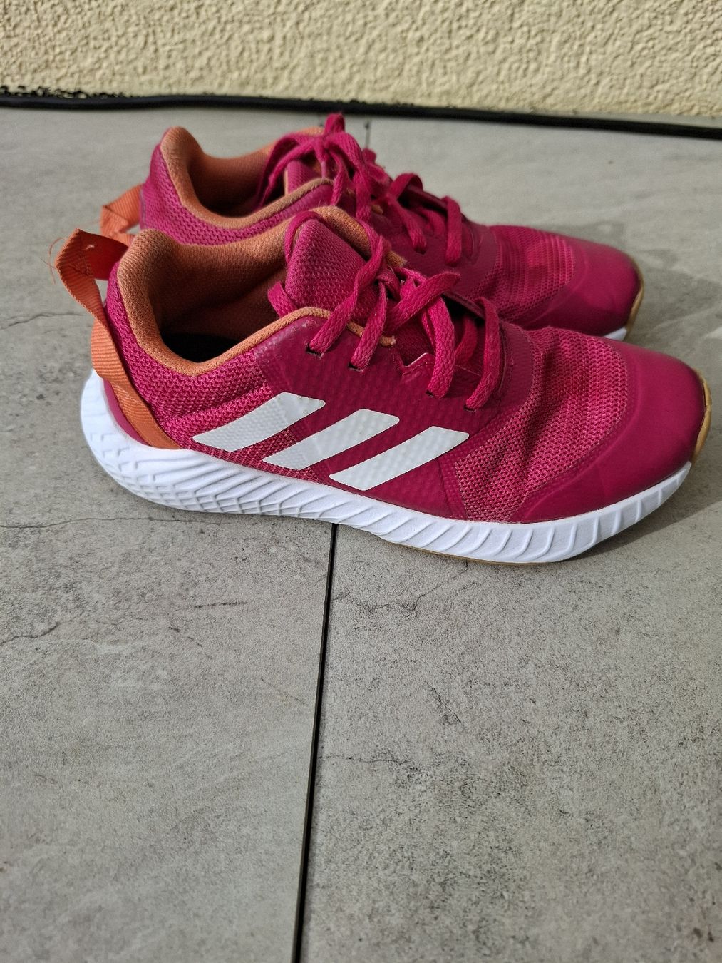 Adidas Scarpe per ragazzi: Adidas Turnschuhe Grösse 34!!! – Usato da Dörflingen venduto da Sander