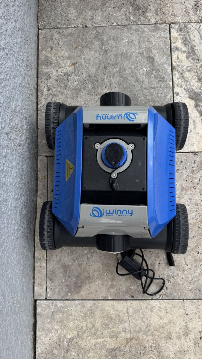 Accessori per Piscine: Putzroboter Coyote Winny Pool Cleaner gebraucht – Usato da Muttenz venduto da sar_789y