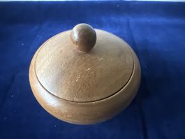 Handgeformte Dose aus Irokoholz/Goldtheak, Ø 11 cm