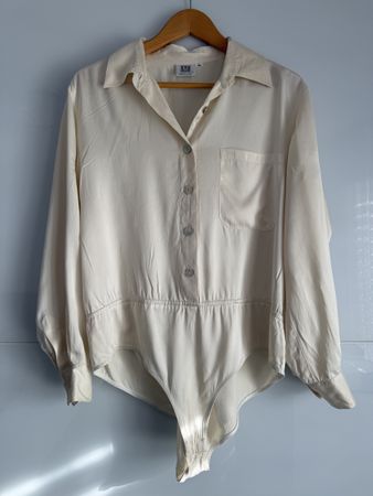 100% Seidenbluse von Madeleine in der Gr. 40 in cremeweiss
