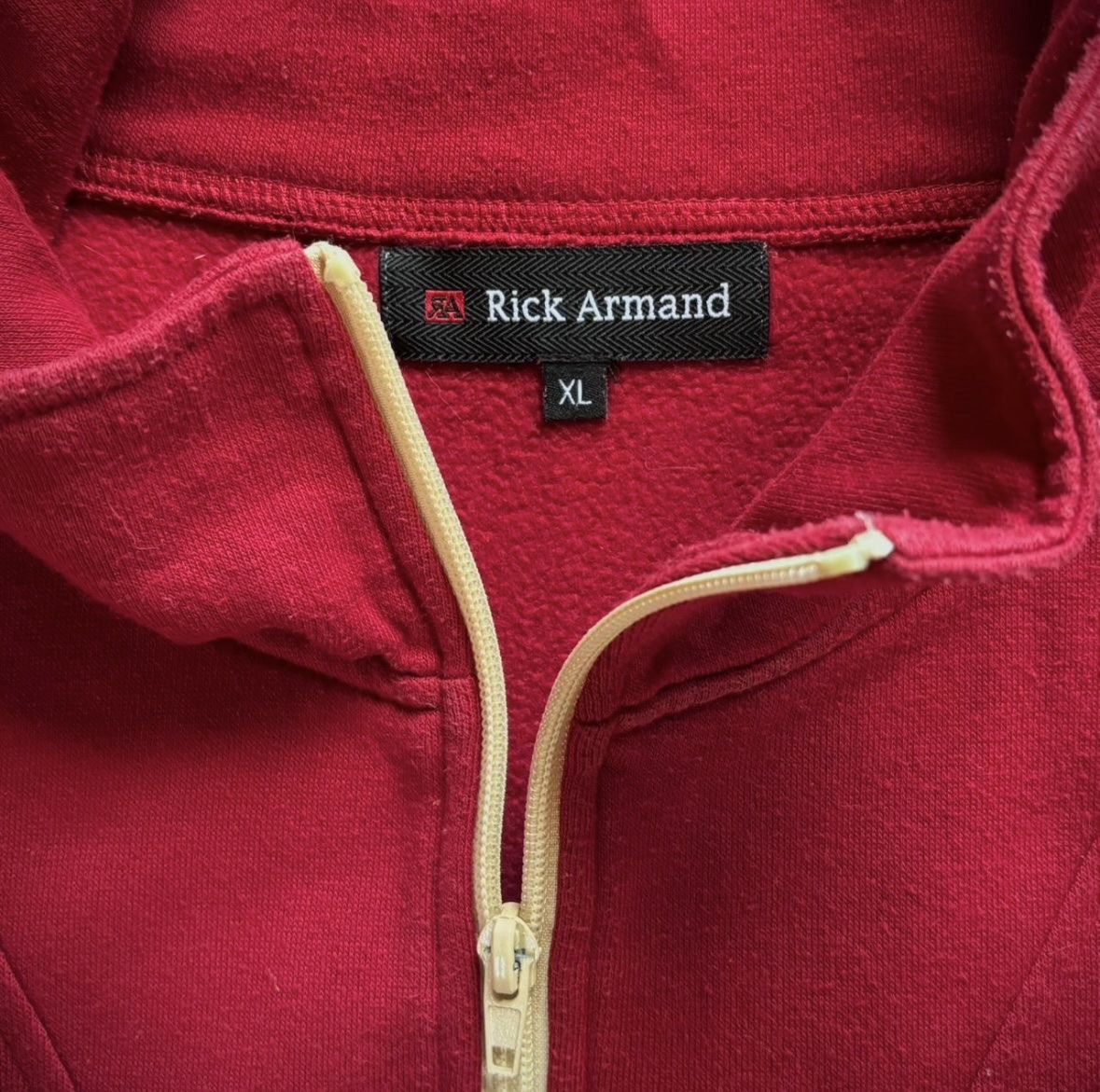 Maglioni & Felpe: Pull rouge Rick Armand – Usato da Avry-devant-Pont venduto da Odilee 2