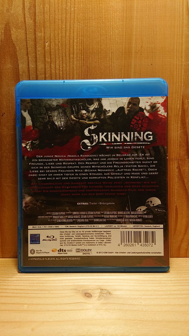 Tutti i DVDs: SKINNING Wir sind das Gesetz Blu-Ray – Usato da Wilderswil venduto da Exebub 1