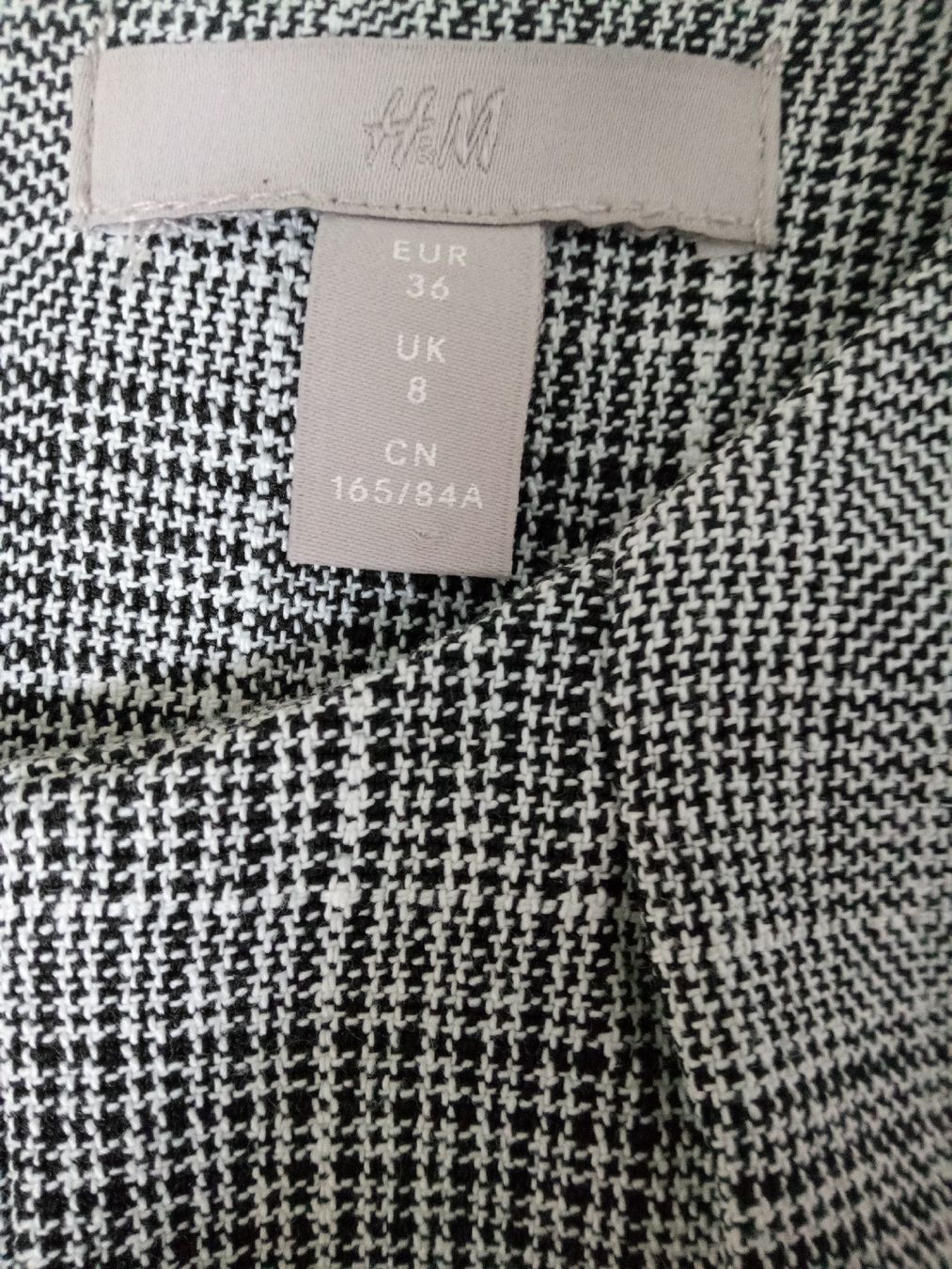 Robes: H&M Kleid Karo Grösse 36  – Neuf (Voir description) à Volketswil par Car1 4