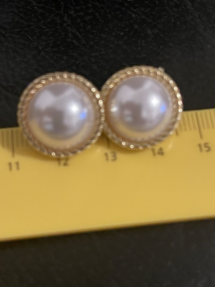 Orecchini pendenti & Orecchini a lobo: Jolis clips vintage plaquée jaune et perles – Nuovo (secondo la descrizione) da Kloten venduto da Vermicelles 6
