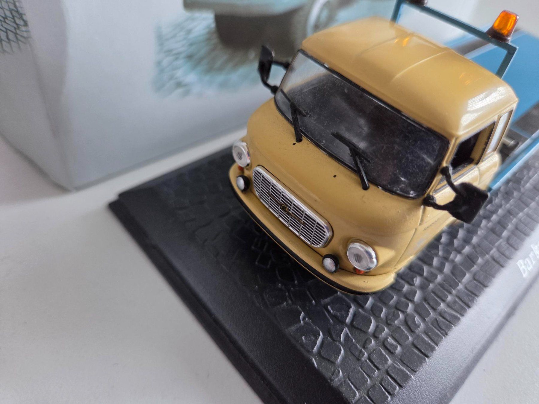 Modellautos: Barkas B 1000 3TB Modellauto beige/blau – Neu (gemäss Beschreibung) aus Luzern von Kartenansicht 1