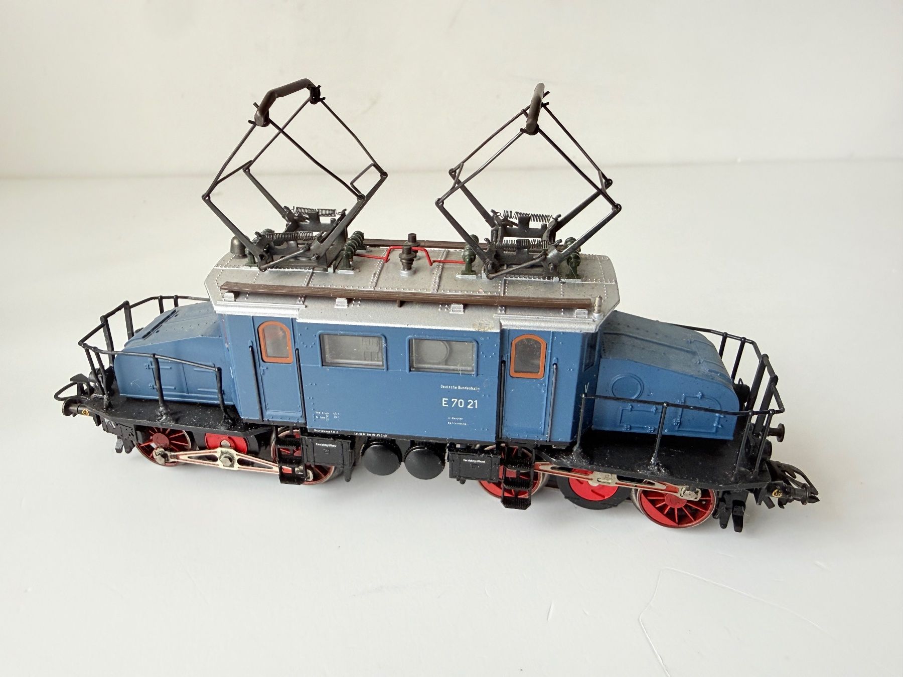Modellini di ferrovie: Märklin Elektrolok Modell BR E-70 – Usato da Zwingen venduto da moje1 1