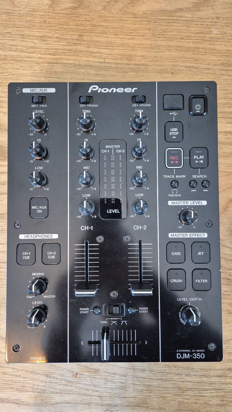 Pioneer Console di mixaggio: Pioneer DJM-350 Mixer Good Condition – Usato da Zürich venduto da topaxi 2