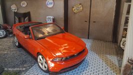 2010 Ford Mustang GT Conv. 1:18