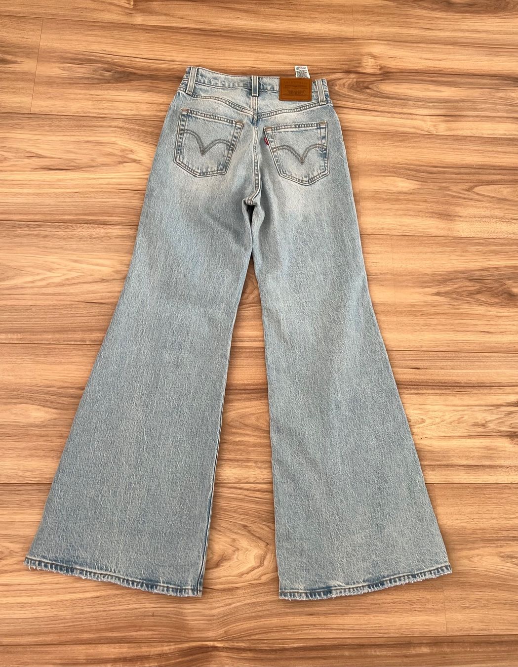 Levi's Jeans: Levis Ribcage Bell jeans 24/30 – Usato da Arzier Le Muids venduto da oma_w5bq 3