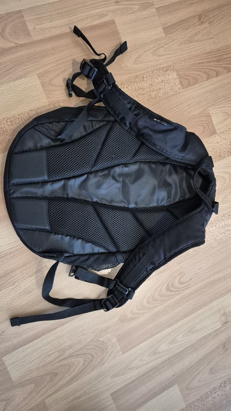 Hi-Tec Zaini: Rucksack Rot Grau Schwarz – Nuovo (secondo la descrizione) da Schnottwil venduto da mad_kxg2 5