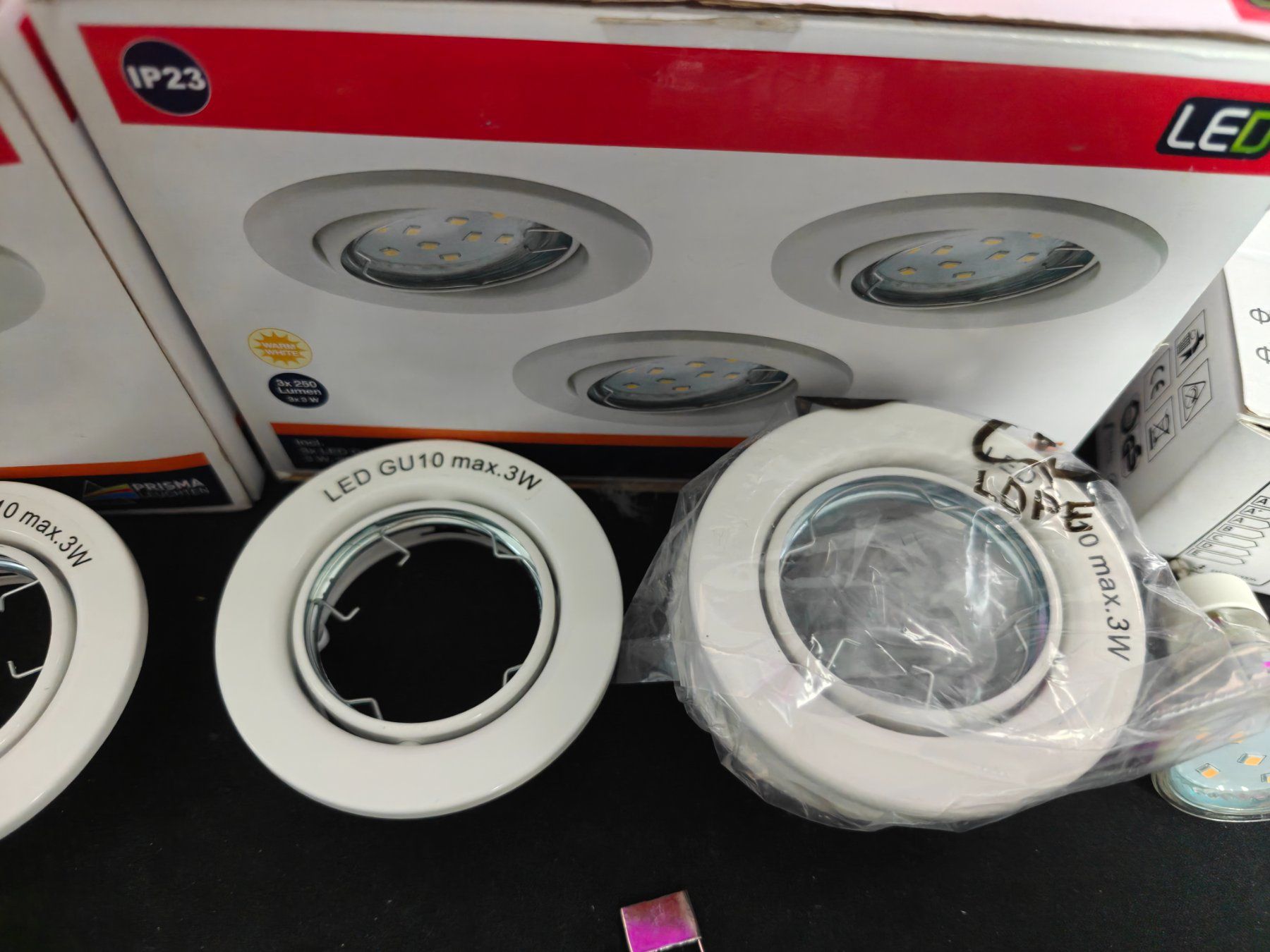Kronleuchter & Deckenlampen: Lot 6 spots LED encastrés + 11 ampoules – Neu und originalverpackt aus Longirod von Mike_7773 2