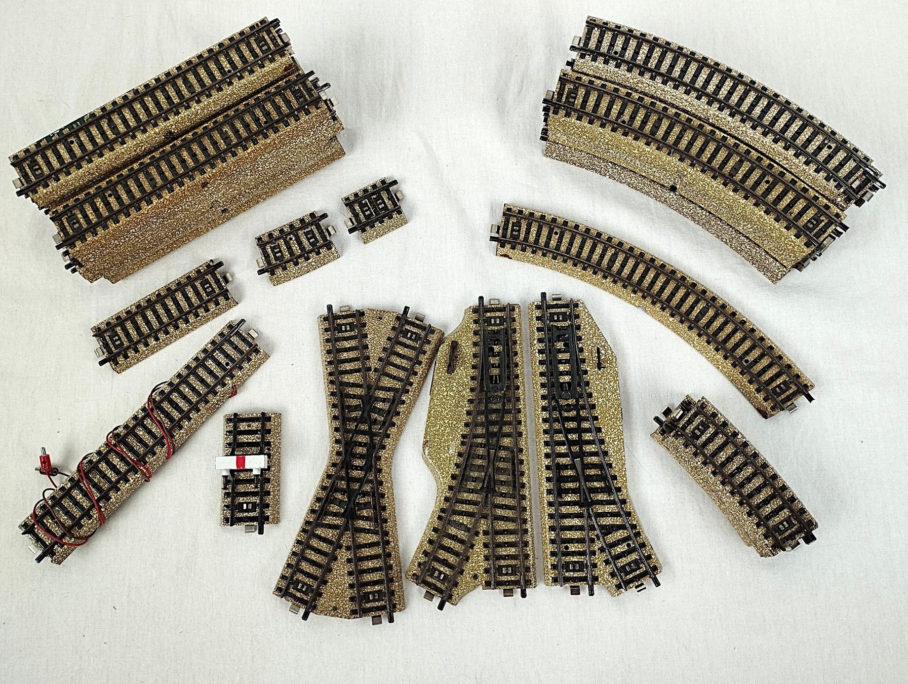 Märklin Modelleisenbahnen: MÄRKLIN H0 Geleise-Set – Gebraucht aus Schübelbach von Restwert_Schubelbach