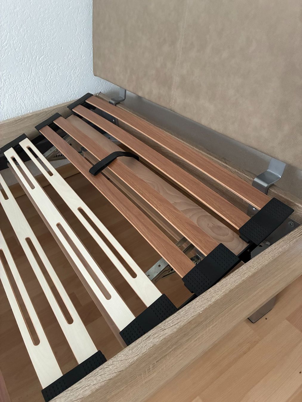 Livique Letti: Bett 100X200cm mit Einlegerahmen und gratis Matratze – Usato da Wiliberg venduto da Pejasi 6