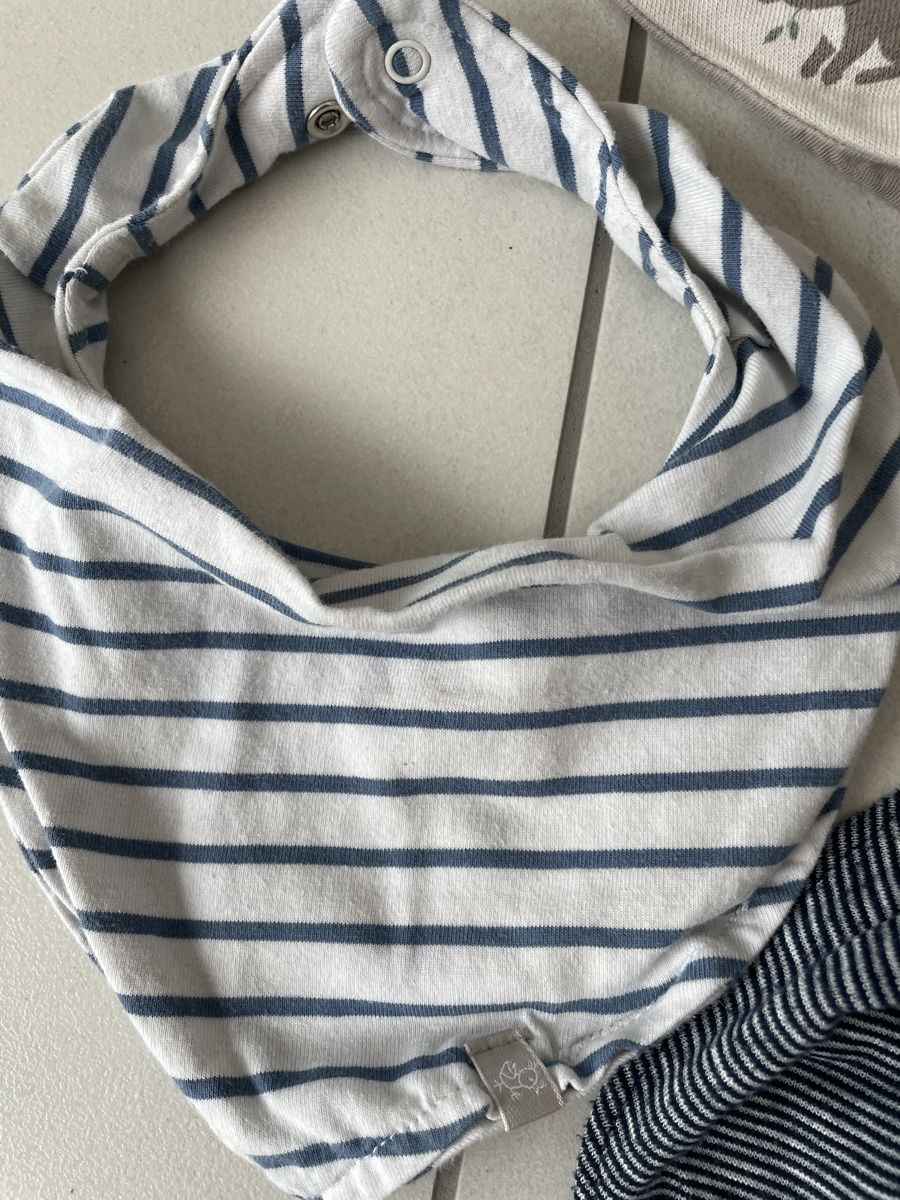 Lotti & Set di vestiti: Vier Halstücher Baby – Usato da Rüti ZH venduto da kar_xx9l 4