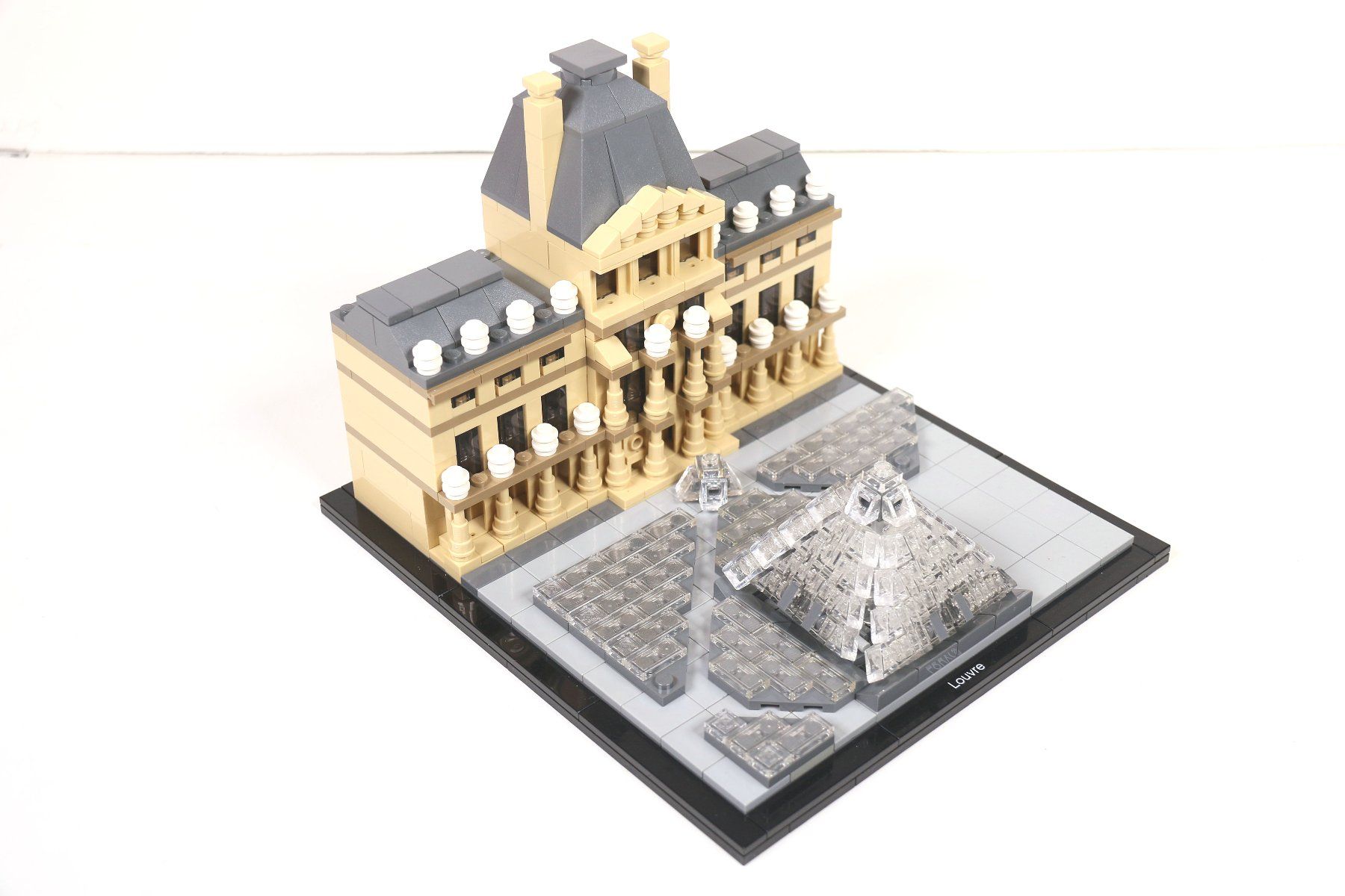 Lego Kit di costruzioni: LEGO® Architecture 21024 Louvre – Usato da Hettlingen venduto da Scholi99 1