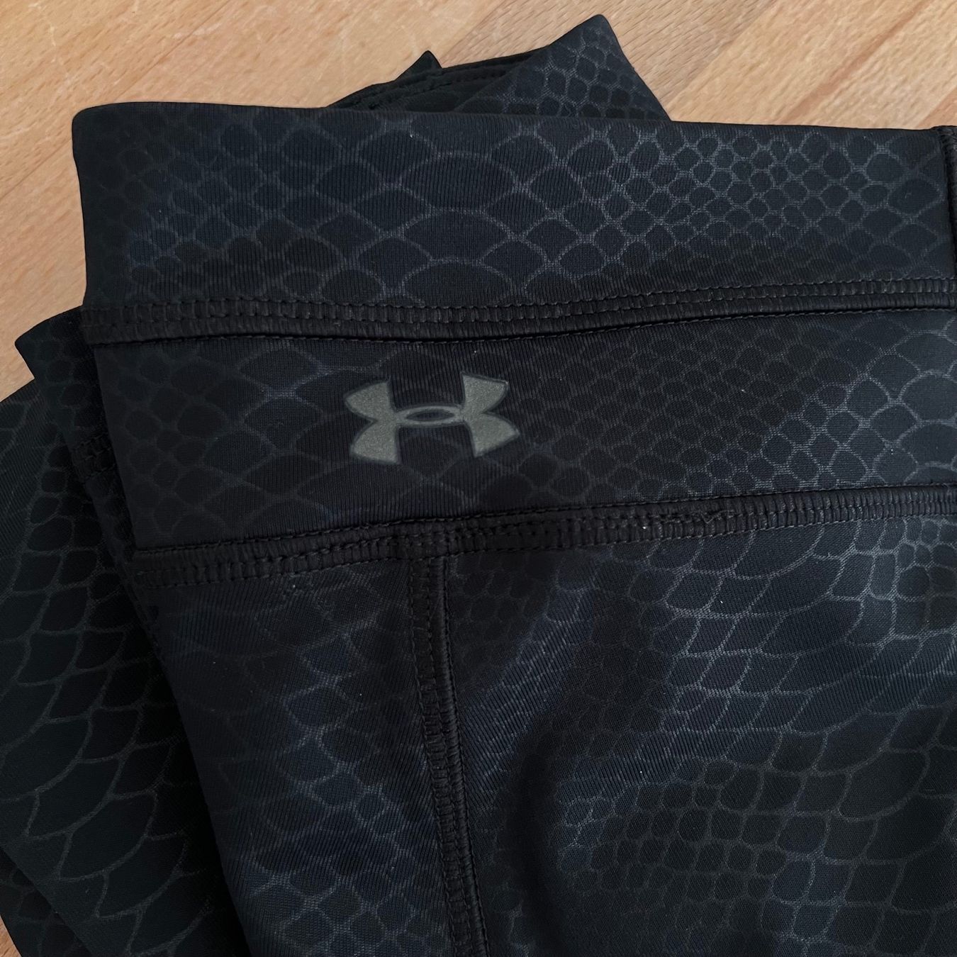 Under Armour Leggings: Leggings de sport Under Armor – Usato da Pully venduto da sunaddict 4