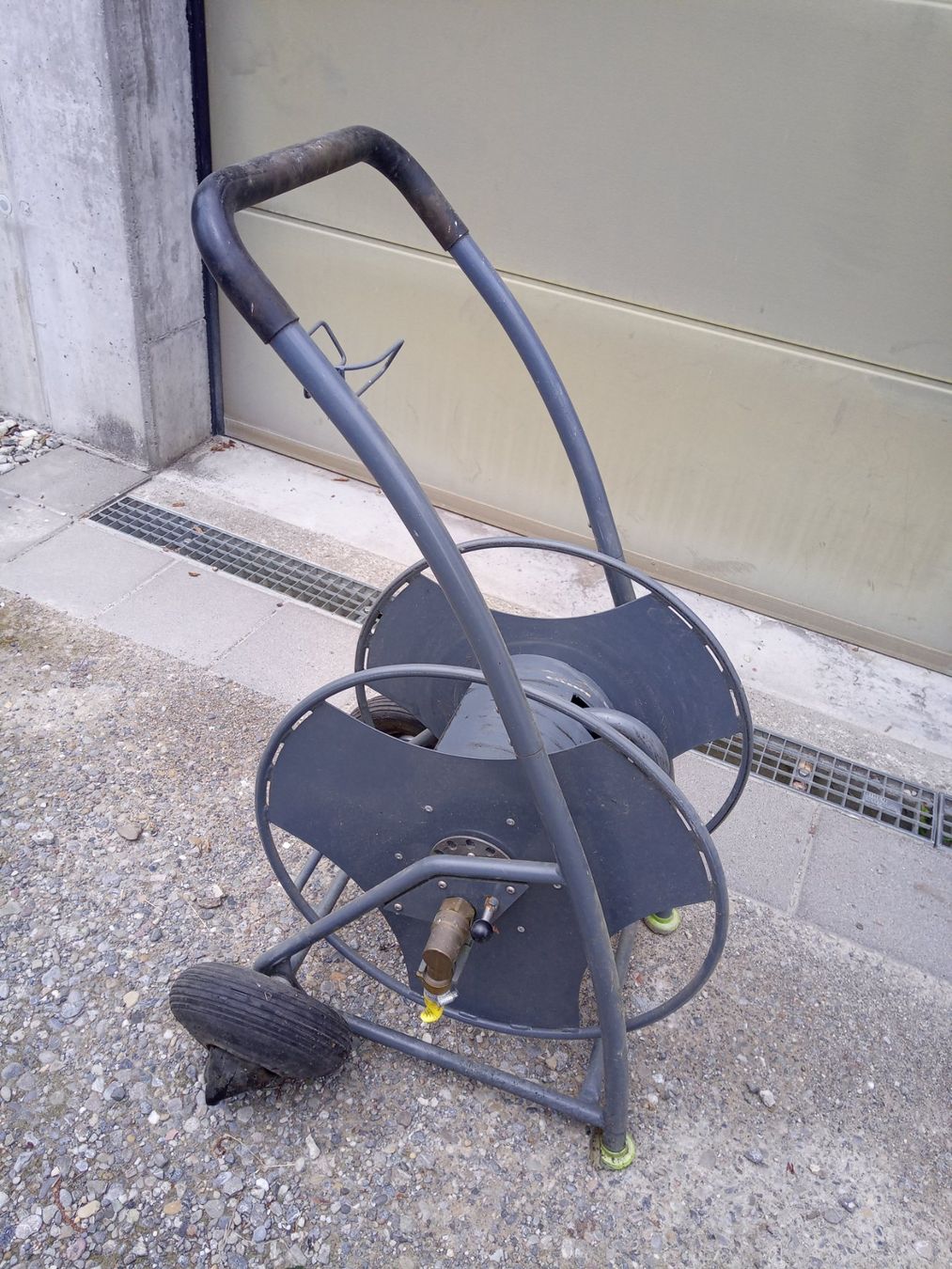 Tubi & Tubi flessibili: Schlauchwagen – Usato da Hüttlingen venduto da chrastone 1
