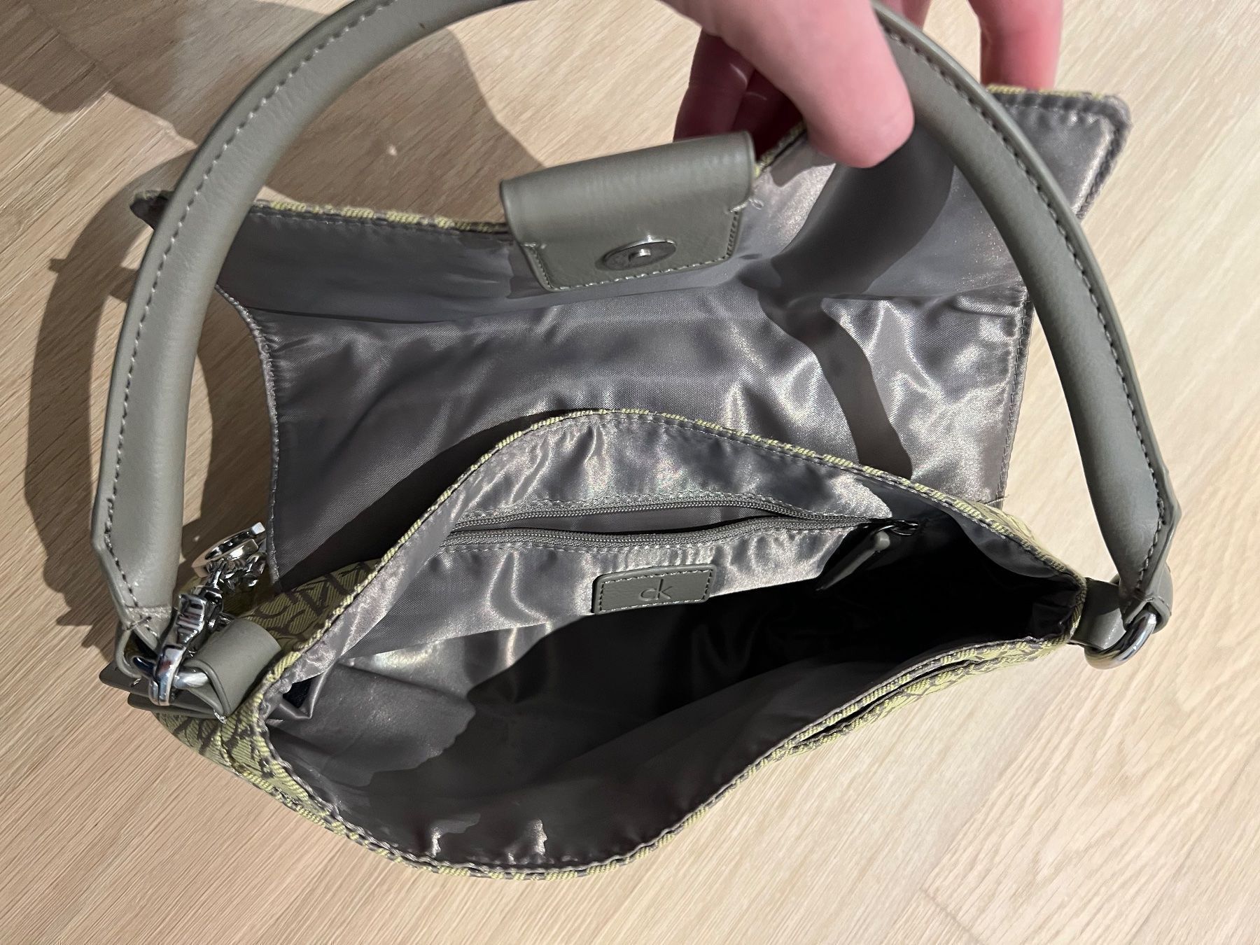 Calvin Klein Sacs femmes: Calvin Klein Handtasche – D'occasion à St. Gallen par mirnes84 2