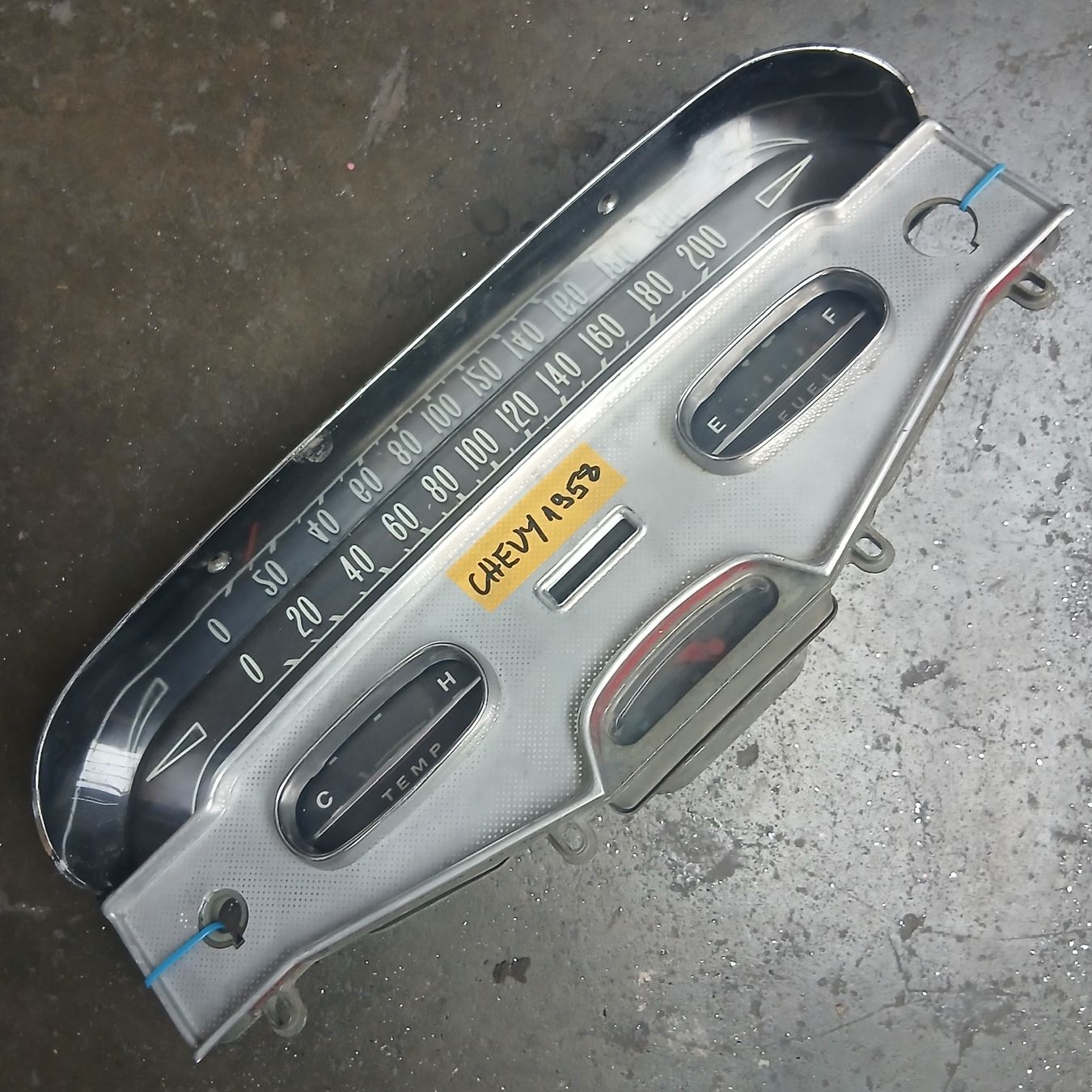 Chevrolet Tutti pezzi di ricambio auto: Compteur Chevrolet 58 en KMH! – Usato da la heutte venduto da Auto-stock